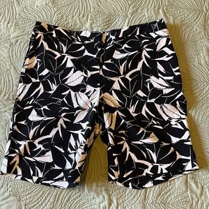 SENXCOVER Women’s shorts, black and white pattern, stretchy fabrics, size 8